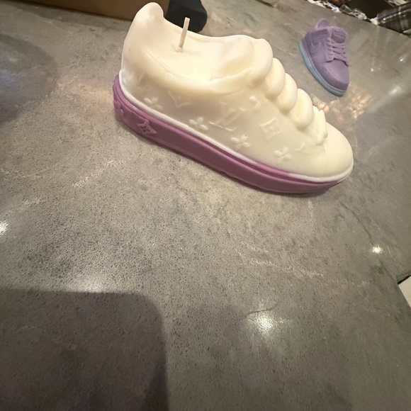 White and Purple custom Sneaker candle - Picture 3 of 4